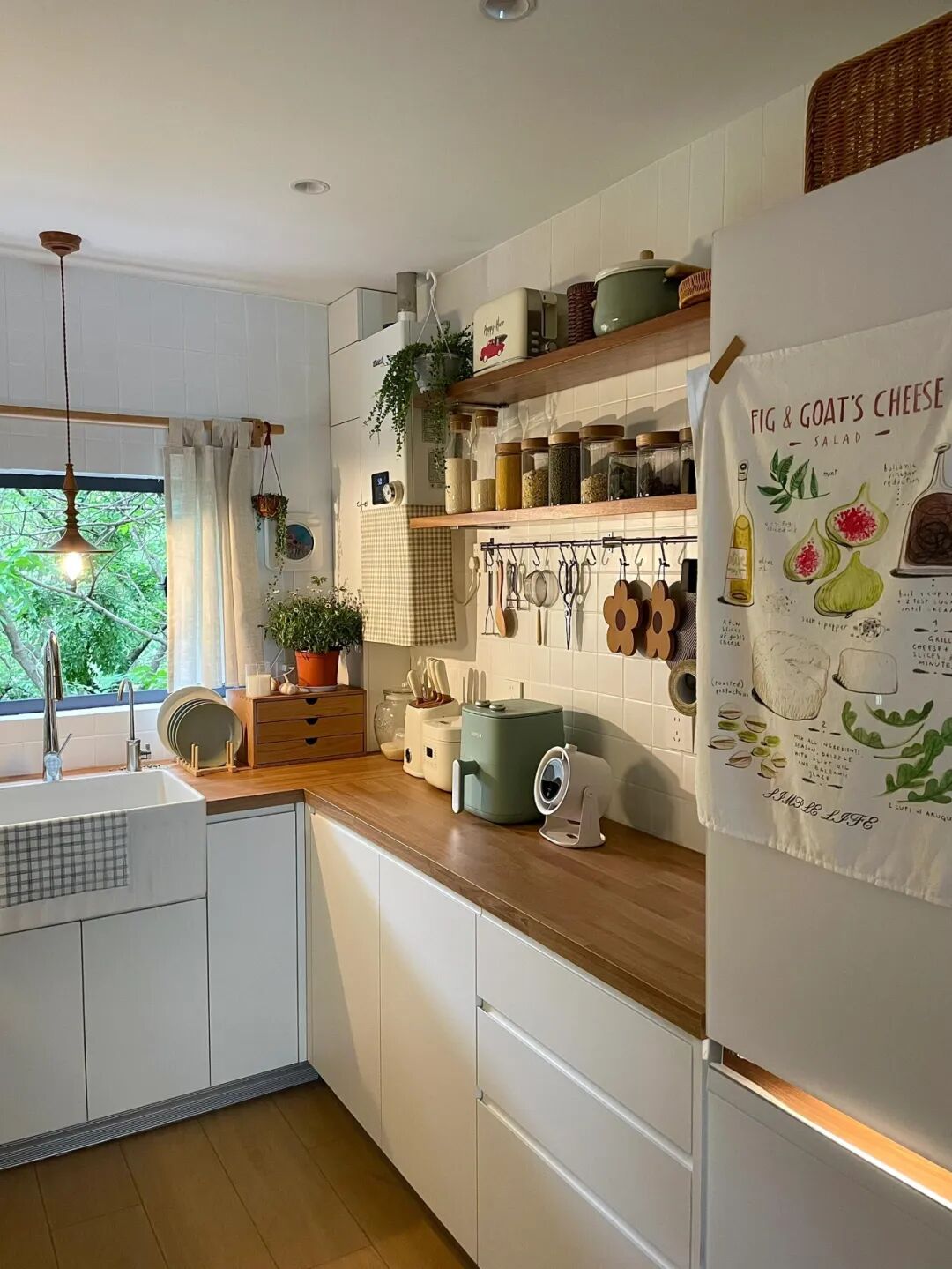 _有一种痛苦叫“厨房乱抄作业”，入住两个月，全是生活痛点！_有一种痛苦叫“厨房乱抄作业”，入住两个月，全是生活痛点！