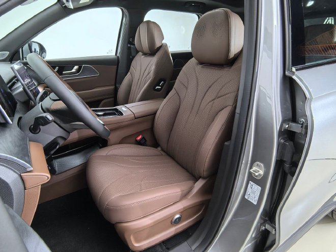 油电同智新标杆 静态实拍奇瑞瑞虎9X五座版