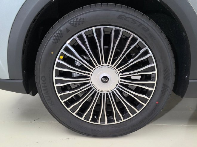 油电同智新标杆 静态实拍奇瑞瑞虎9X五座版