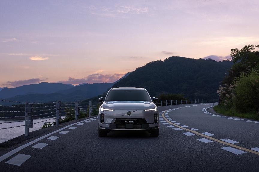 沃尔沃的混合动力车是哪个车型__沃尔沃混合动力轿车