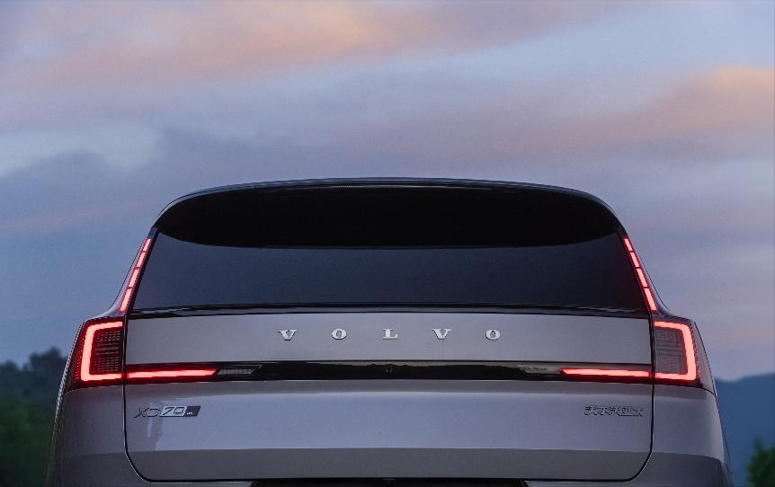 沃尔沃的混合动力车是哪个车型_沃尔沃混合动力轿车_