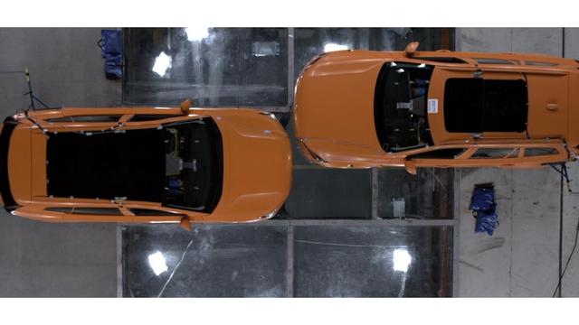 新势力还在卷冰箱彩电，沃尔沃已经开始卷“生死了”-有驾