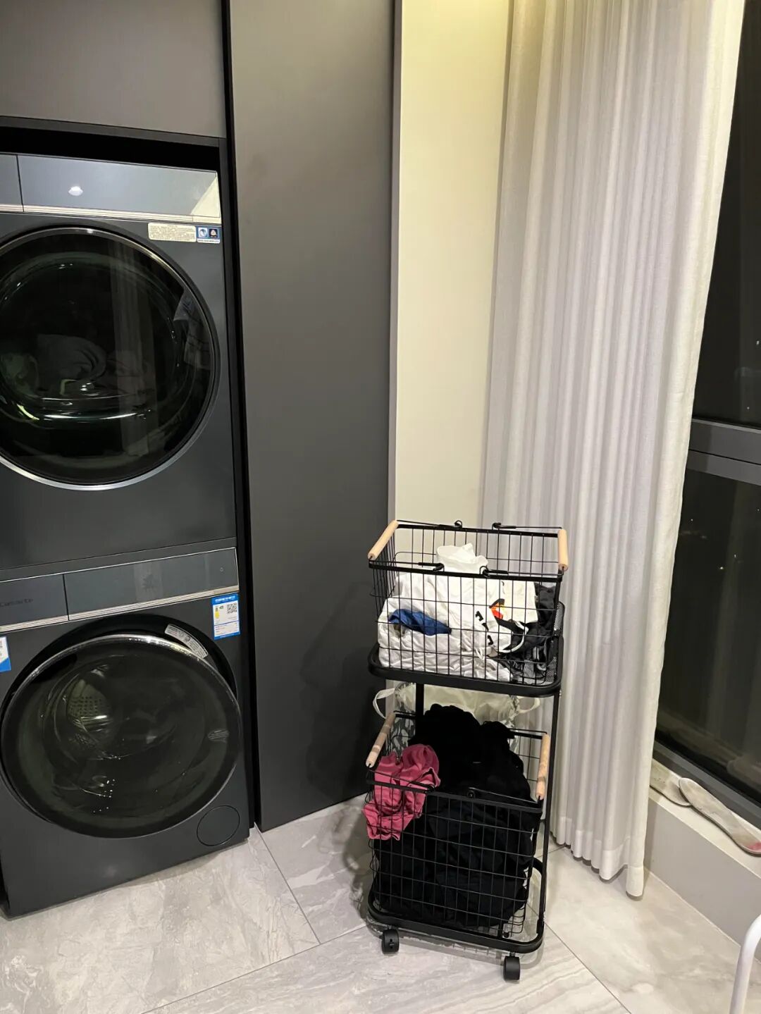 _居家收纳一点通_阳台收纳柜子格子设计