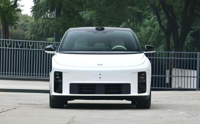 理想i6口碑揭秘:无短板水桶车实录-有驾