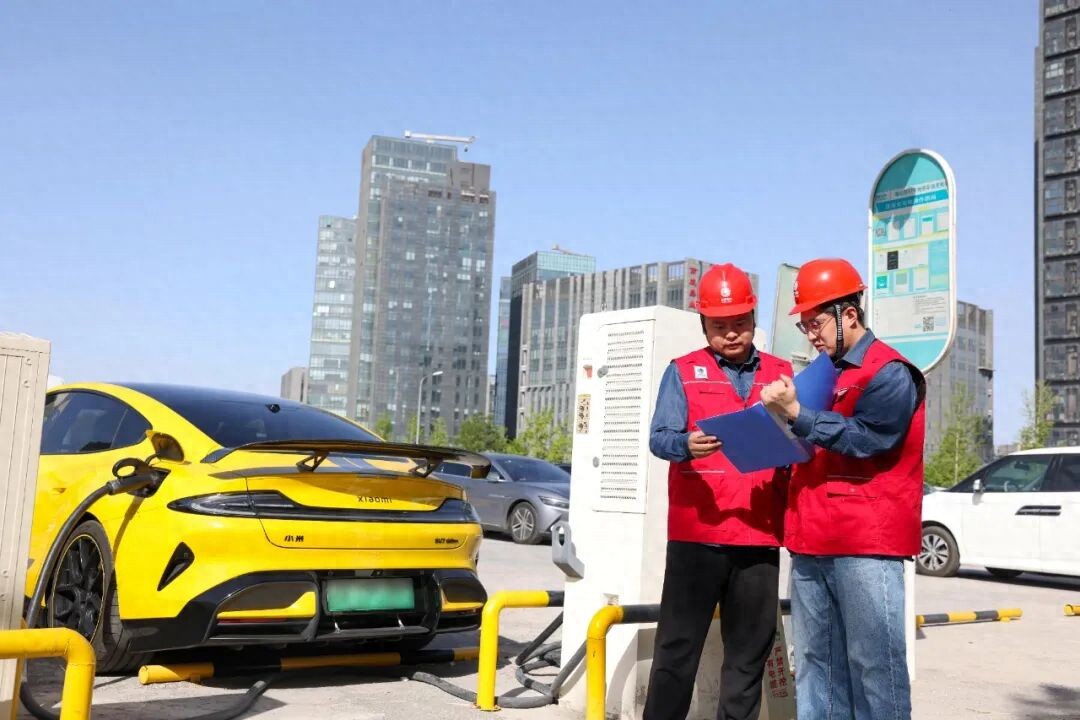 “十一”假期自驾出行人次近19亿，多地多措保障加油充电需求__“十一”假期自驾出行人次近19亿，多地多措保障加油充电需求