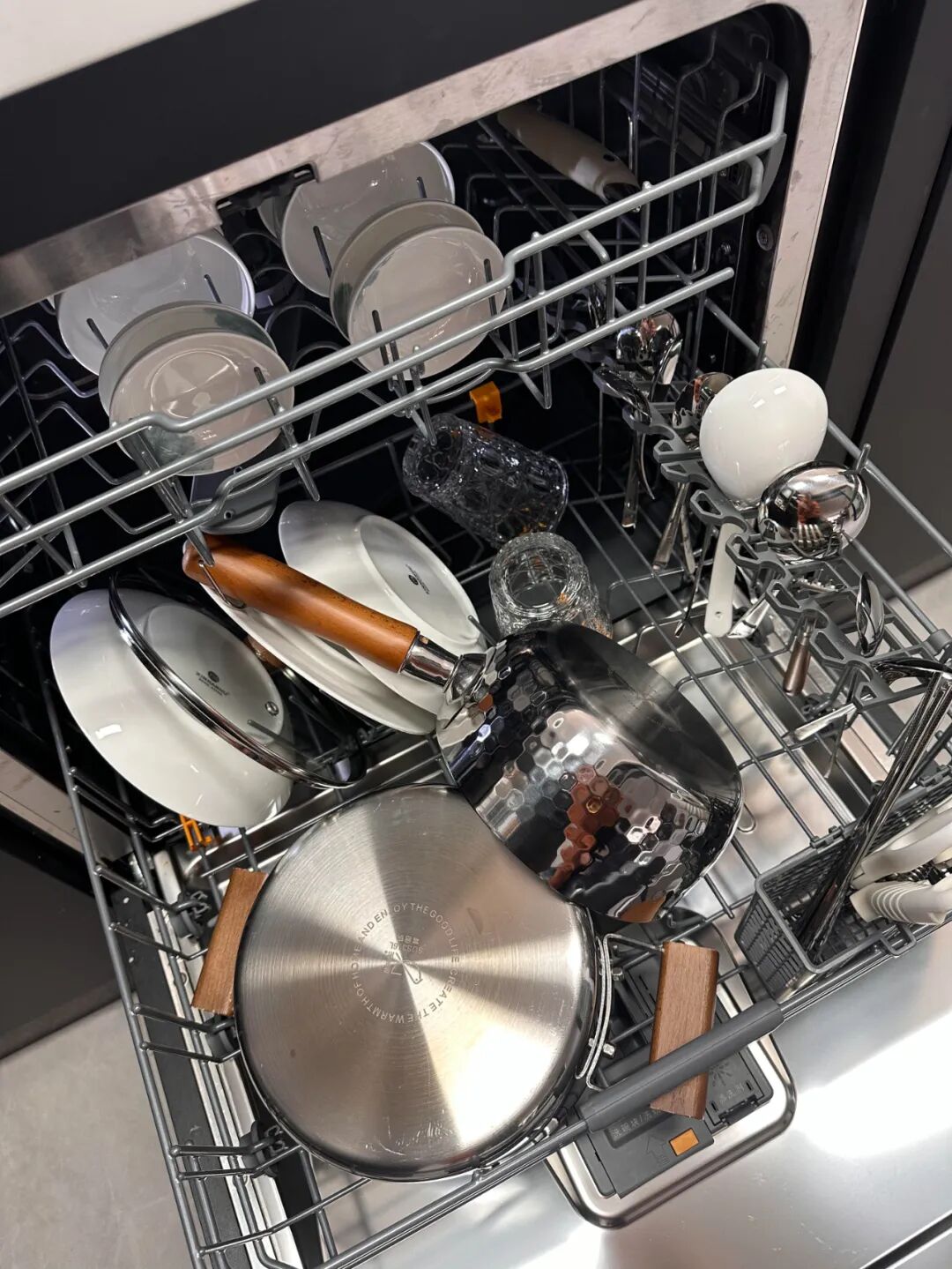 _文具电器_差生文具多前面一句