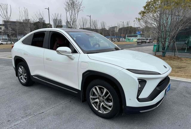 男子花24万买五手电车，因第一任车主欠款遭厂家限电成为买家权益受损的真实写照，凸显二手电动车行业的潜在隐忧-有驾