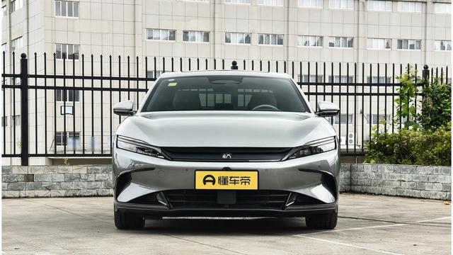 比亚迪汉掀桌子了：你管这245公里的纯电叫“混动”？-有驾