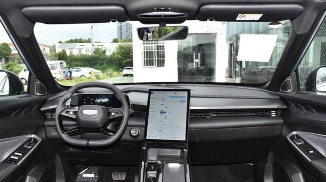 国产大型SUV热潮席卷市场，问界M9月销量逼近万辆，BBA车主纷纷倒戈，背后隐藏的高利润和技术实力才是真正的高潮-有驾