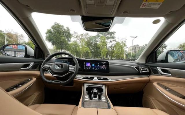 国产大型SUV热潮席卷市场，问界M9月销量逼近万辆，BBA车主纷纷倒戈，背后隐藏的高利润和技术实力才是真正的高潮-有驾