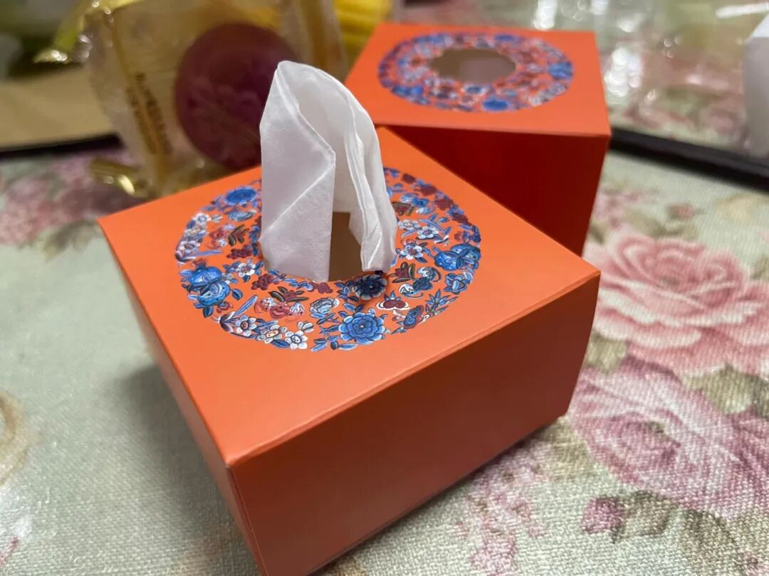 吃完月饼的盒子只能扔掉？看完网友的脑洞后，发现自己亏大了_吃完月饼的盒子只能扔掉？看完网友的脑洞后，发现自己亏大了_