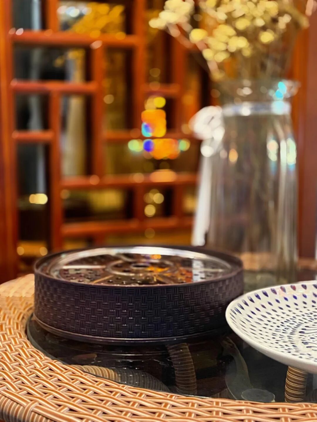 _吃完月饼的盒子只能扔掉？看完网友的脑洞后，发现自己亏大了_吃完月饼的盒子只能扔掉？看完网友的脑洞后，发现自己亏大了