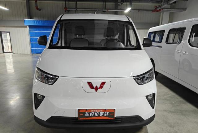 翘首以盼了半个月今晚总算官宣了，最看好的松露灰＋黑内居然成了限定款专用，除了L2下放感觉没降价新款毫无诚意-有驾