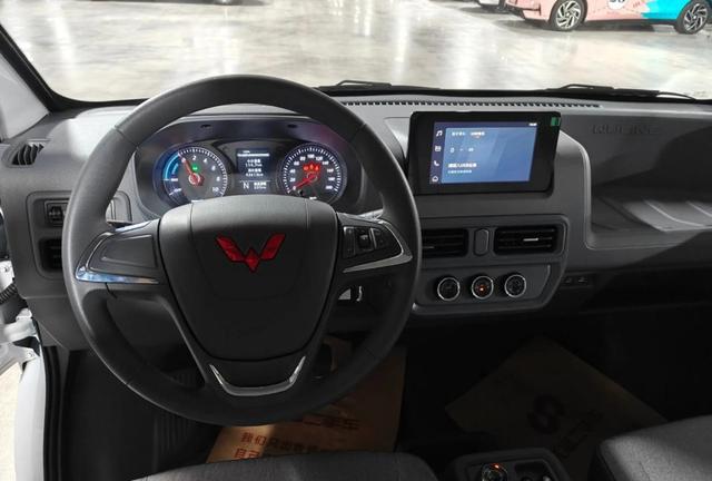 翘首以盼了半个月今晚总算官宣了，最看好的松露灰＋黑内居然成了限定款专用，除了L2下放感觉没降价新款毫无诚意-有驾