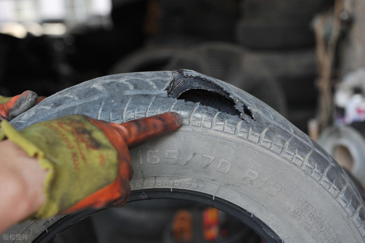 爆胎的话胎压监测会提醒吗_车爆胎因素_