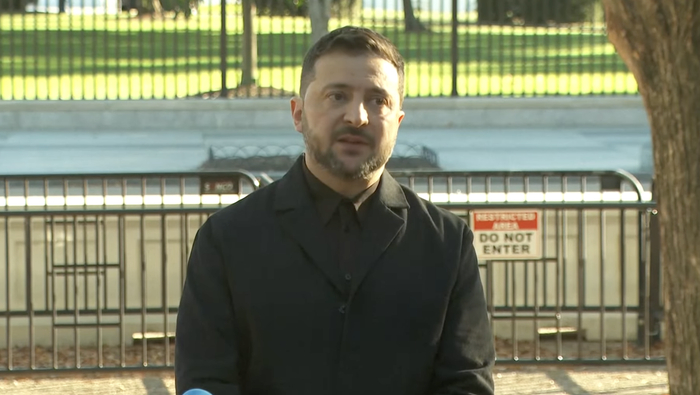 特朗普向俄罗斯求援_特朗普谈俄罗斯_