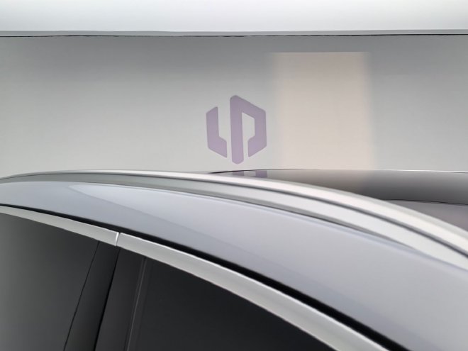 实拍零跑D19 重塑豪华新能源旗舰SUV新格局