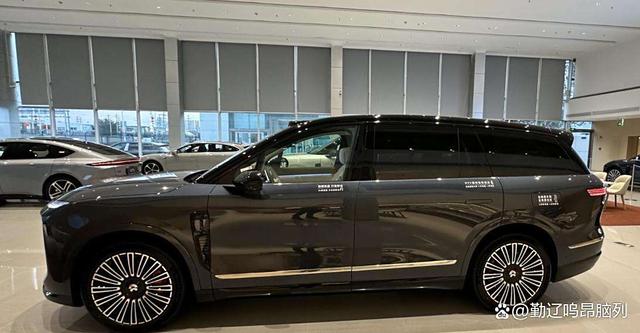 蔚来ES8热潮：纯电SUV智商税？还是真香之选？-有驾