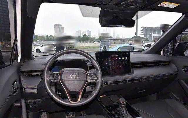 丰田2014年全球利润高达1124亿，是比亚迪的281倍，2024年利润更达2366亿，反映出规模优势与市场份额的显著差异-有驾