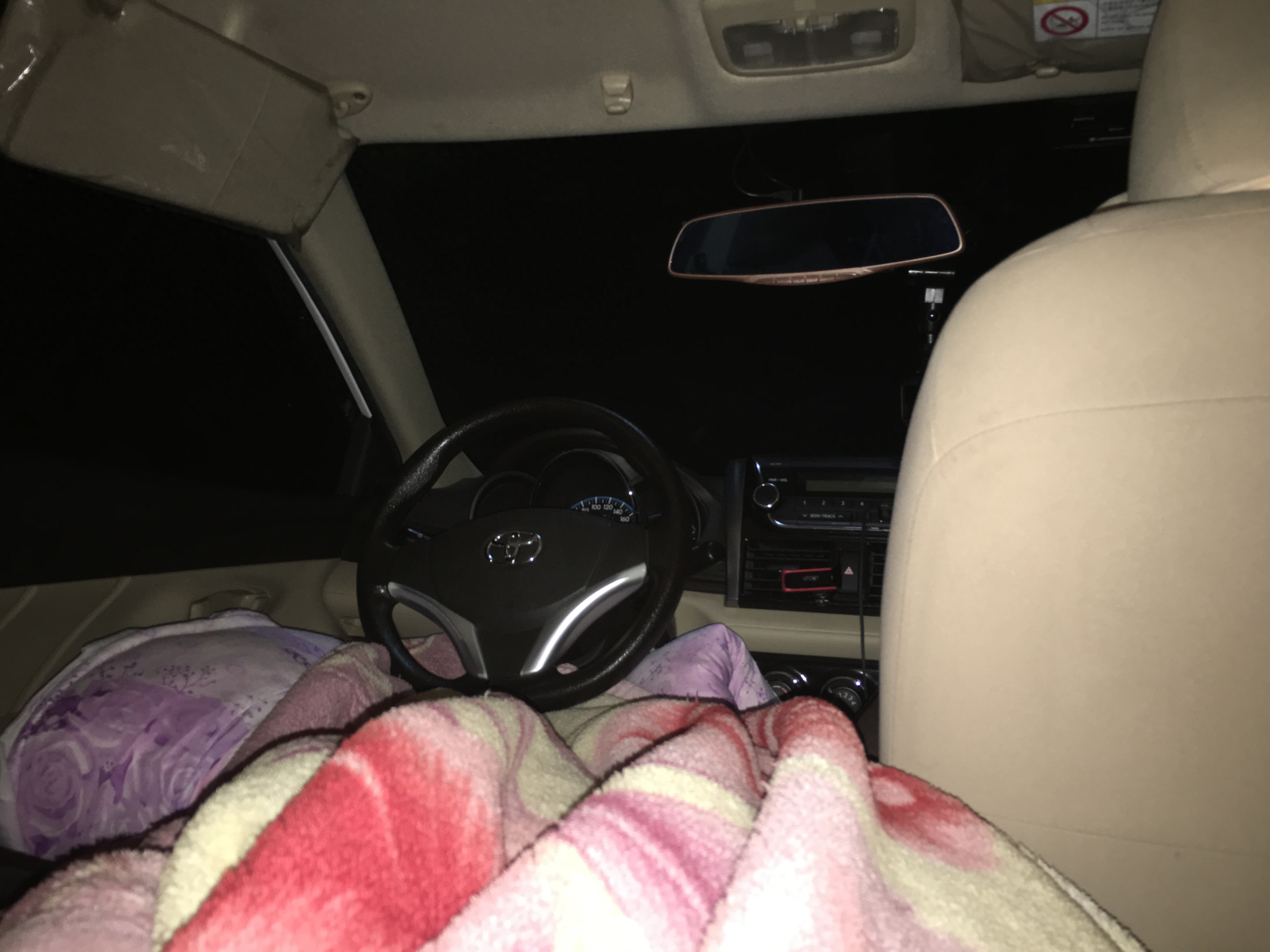 道路停车一直在进行中__停车中午