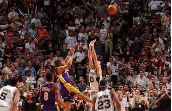 亚马逊展现体育野心_亚马逊科技_