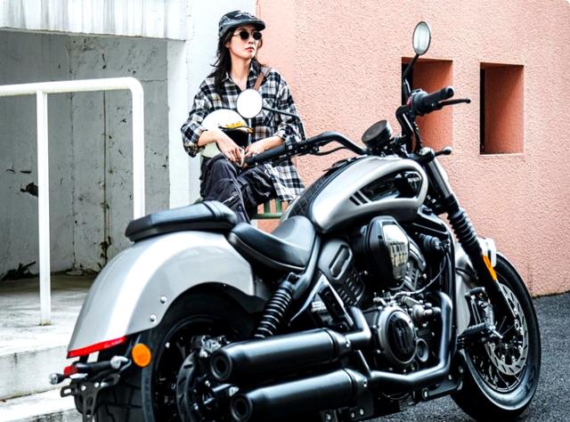 4.38万V4巡航黑旗950,零百3.8秒极速190km,108匹马力实力拉满-有驾