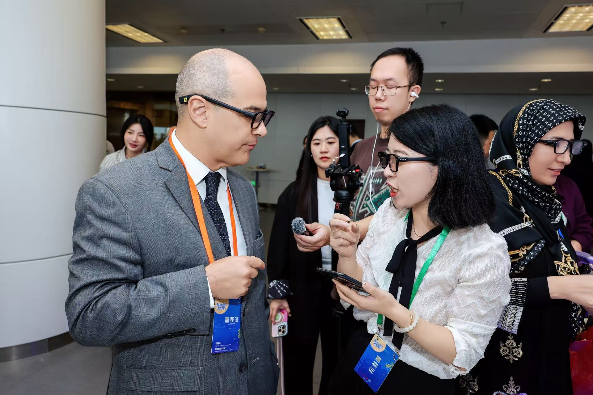 独家|夸克对话助手与AI眼镜双线出击，对标ChatGPT与Meta__独家|夸克对话助手与AI眼镜双线出击，对标ChatGPT与Meta