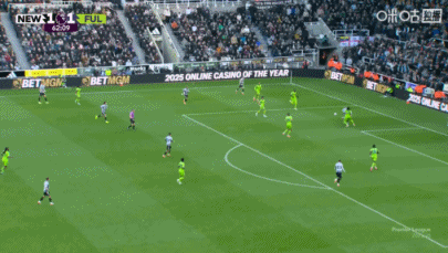 _托雷斯失单刀_李毅亚洲杯失单刀视频