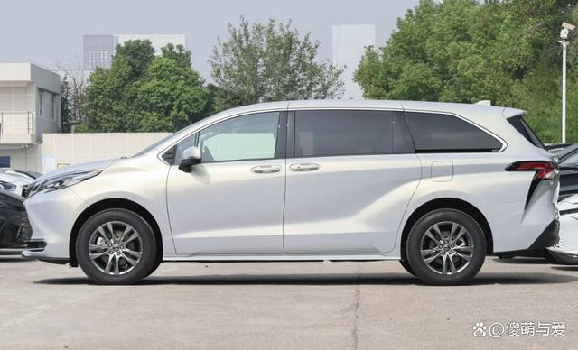 “油电混动不止是省油！丰田赛那如何用实力挑战新能源车的市场统治？”-有驾