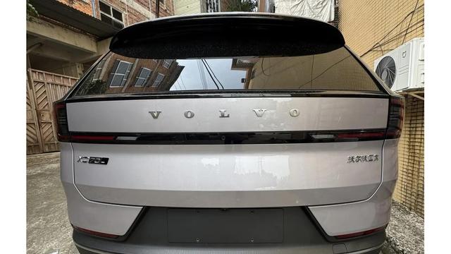 选沃尔沃XC70，全家出行，智能配置对比腾势N8L-有驾