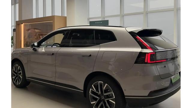 选沃尔沃XC70，全家出行，智能配置对比腾势N8L-有驾