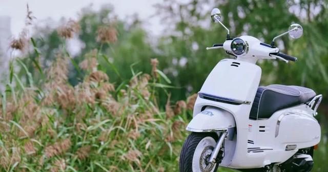 领先同类踏板？150AURA吹牛不？_1761684645386-有驾