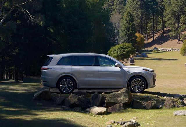 差11万！腾势N8L正式上市，理想L9车主直拍大腿，连充电都能败-有驾