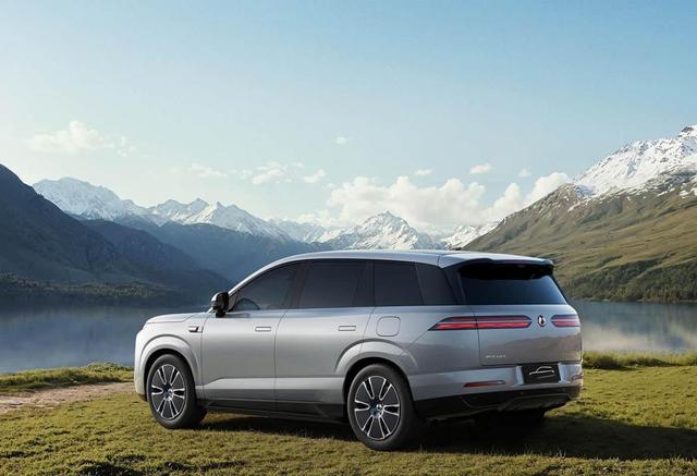 差11万！腾势N8L正式上市，理想L9车主直拍大腿，连充电都能败-有驾