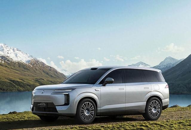 差11万！腾势N8L正式上市，理想L9车主直拍大腿，连充电都能败-有驾