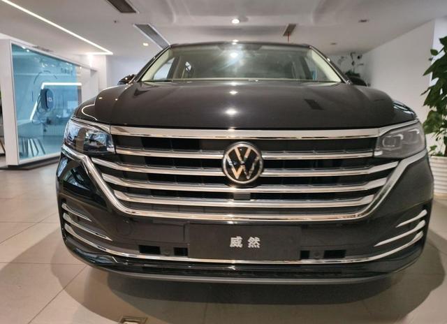 EA211加双离合或6AT，这组合凭啥能让大众硬刚国产车？12.59万新车限时跌到7.99万？大众这次豁出去的底气是啥？-有驾