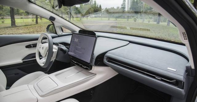 带GT后缀的车型大多代表着高性能轿跑，价格从十几万到数十万不等，既满足了消费者的运动梦也兼顾实用性-有驾