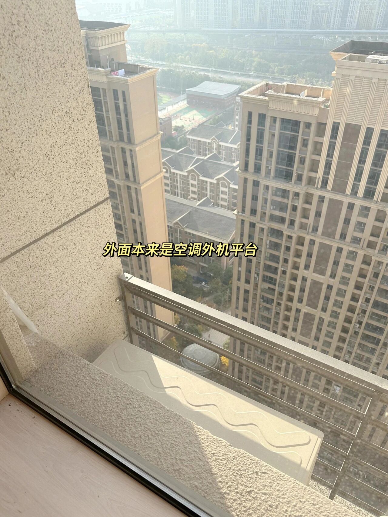 阳台晒衣服设计__阳台晒衣服有什么讲究