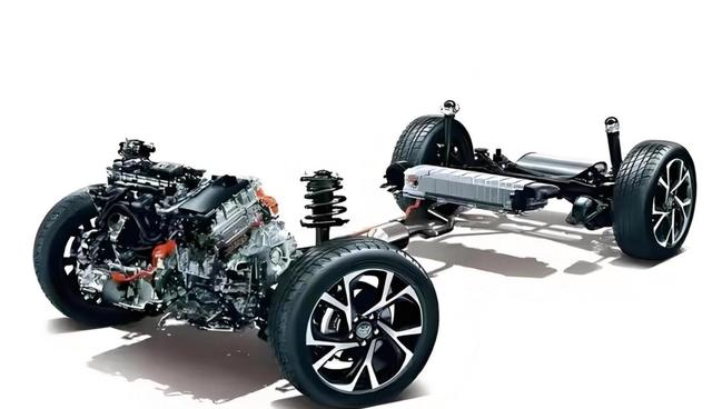 混动车到底买丰田还是比亚迪？老司机分析两种技术路线的优劣，帮你选出最适合你的那一款-有驾