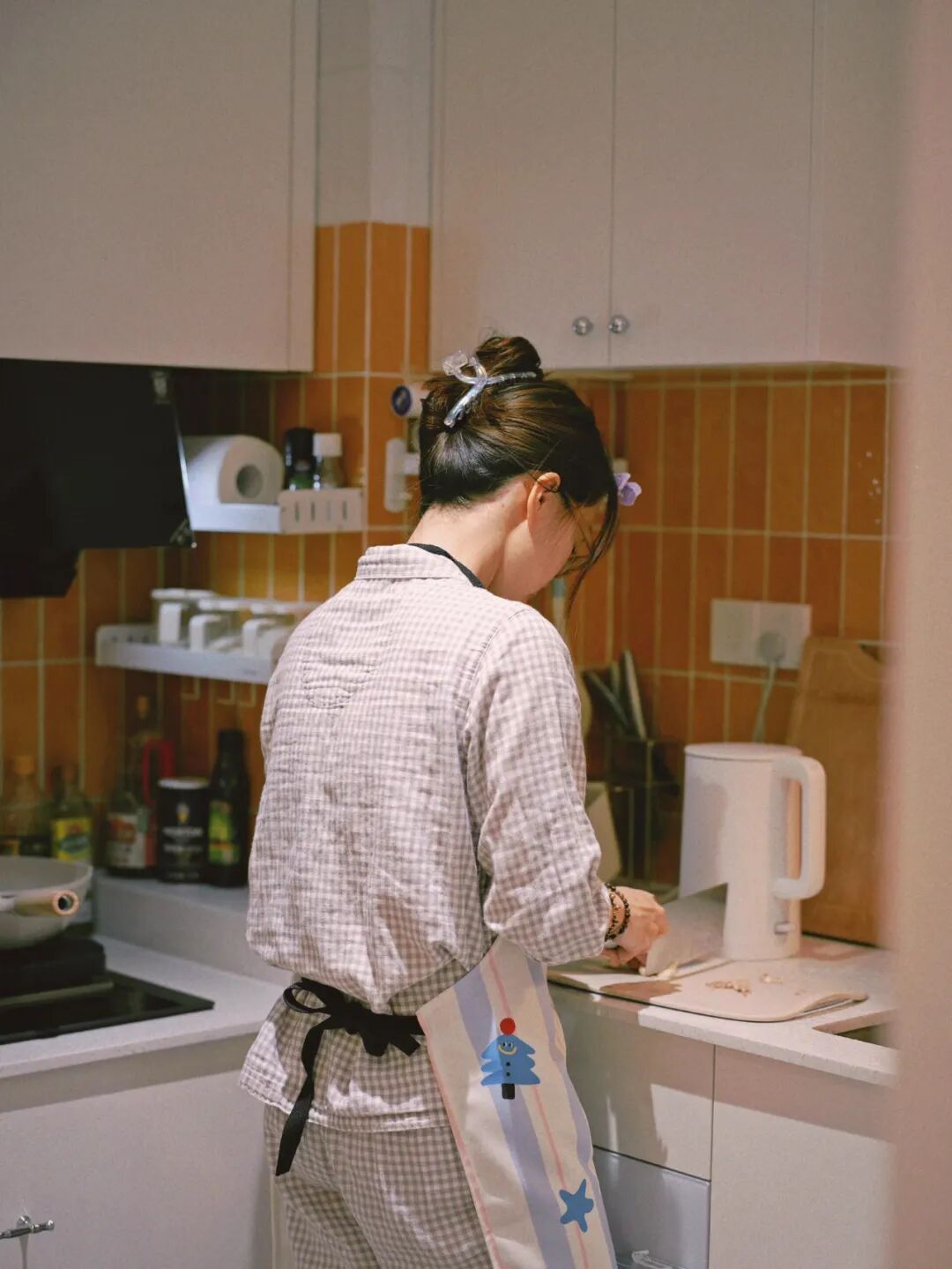 服装折纸大全视频教程_折套装衣服的方法_