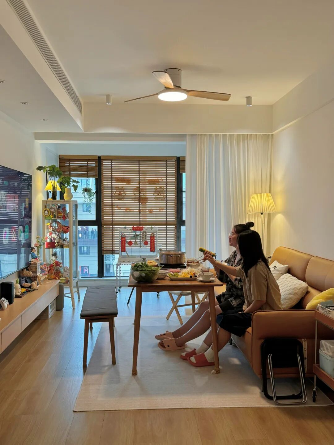 _折套装衣服的方法_服装折纸大全视频教程