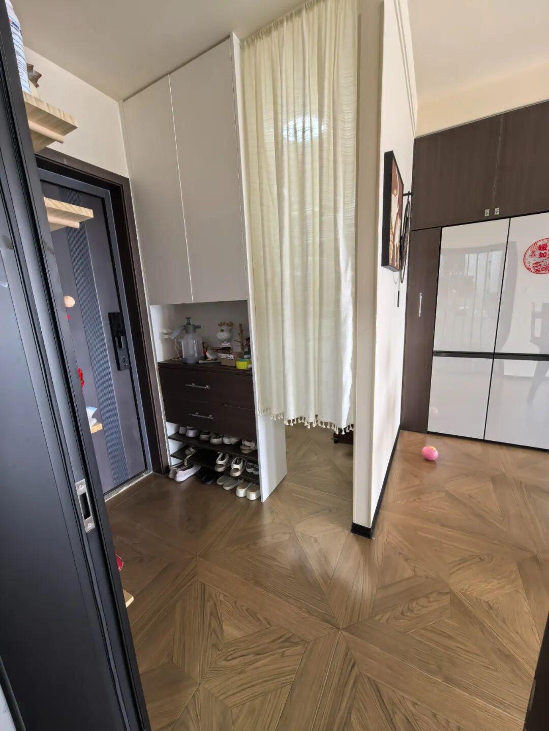 _鞋柜“正退出”中国家庭？看看年轻人家里的设计，那叫一个高级_鞋柜“正退出”中国家庭？看看年轻人家里的设计，那叫一个高级