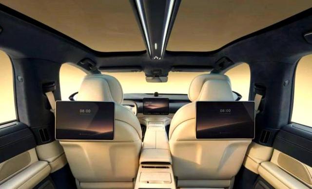 13万级电轿二选一，小鹏MONA M03续航已优但空间不足，长安启源A06价格相当兼具快充和空间优势，真能让人纠结是否值得换购-有驾