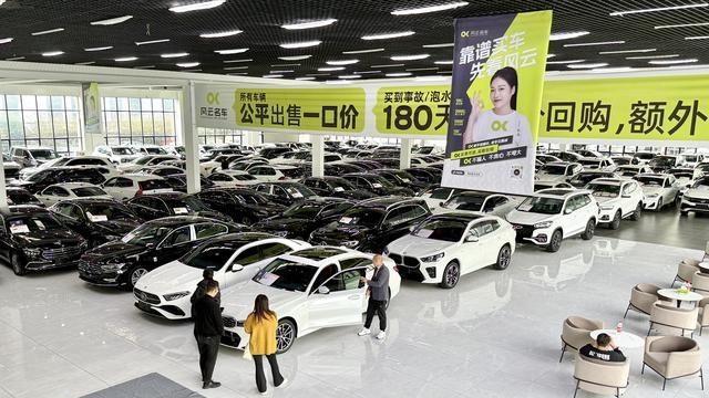 2小时卖125台车，襄阳夫妇改写卖车规则，4S店老板看完睡不着觉-有驾