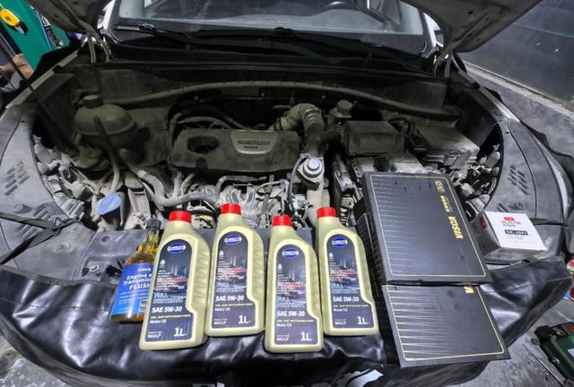 摩托车使用频率低多久换一次机油，这关系到发动机寿命和性能维护需要及时根据实际车况进行合理更换-有驾