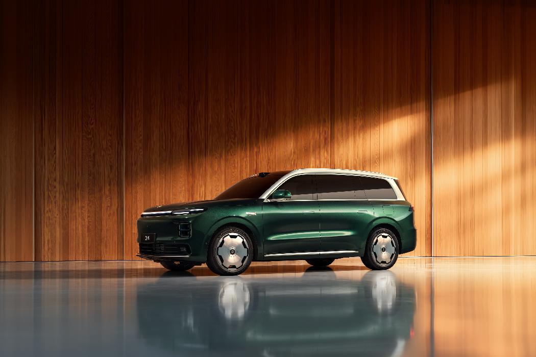 _十年全域自研交出新答卷：零跑汽车旗舰D平台及D19重磅发布_十年全域自研交出新答卷：零跑汽车旗舰D平台及D19重磅发布