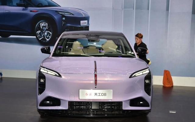 国内汽车谁才是老大？比亚迪在销量上领跑，零跑以性价比取胜，蔚来在舒适性方面表现突出，长城稳占品牌第一，谁才是真正的汽车王者？-有驾