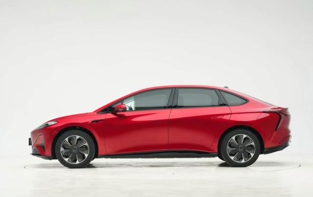 国内汽车谁才是老大？比亚迪在销量上领跑，零跑以性价比取胜，蔚来在舒适性方面表现突出，长城稳占品牌第一，谁才是真正的汽车王者？-有驾