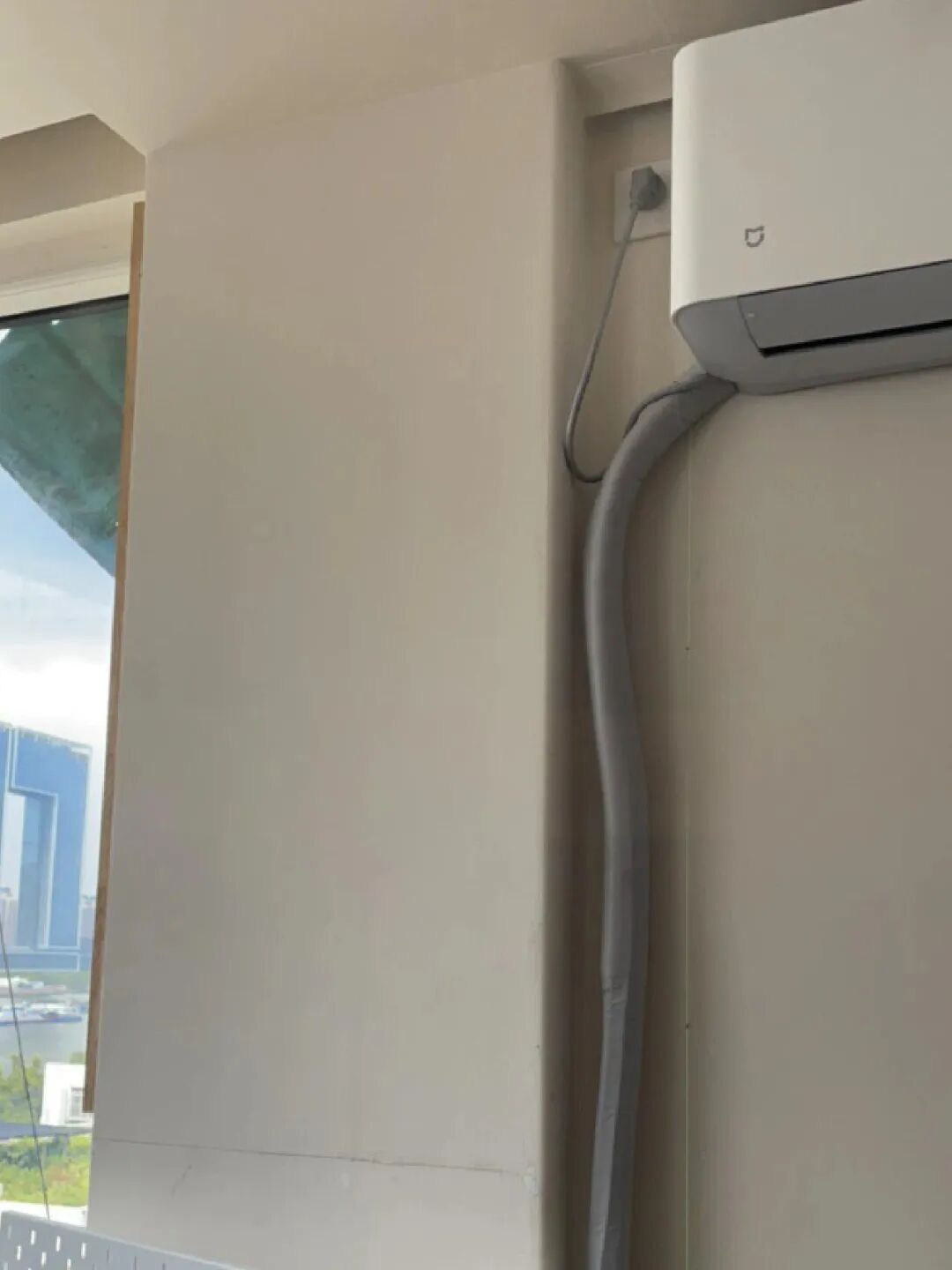 空调管子太丑怎么办？看了网友家的做法后，发现全是绝妙点子_空调管子太丑怎么办？看了网友家的做法后，发现全是绝妙点子_