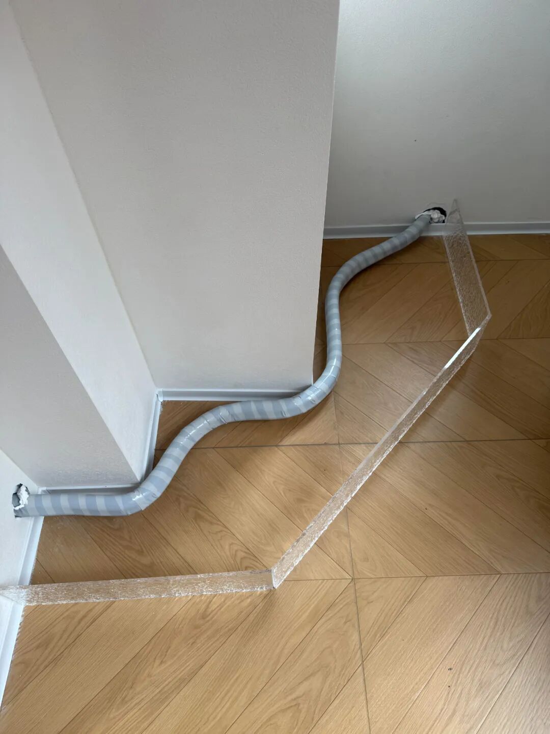 空调管子太丑怎么办？看了网友家的做法后，发现全是绝妙点子_空调管子太丑怎么办？看了网友家的做法后，发现全是绝妙点子_